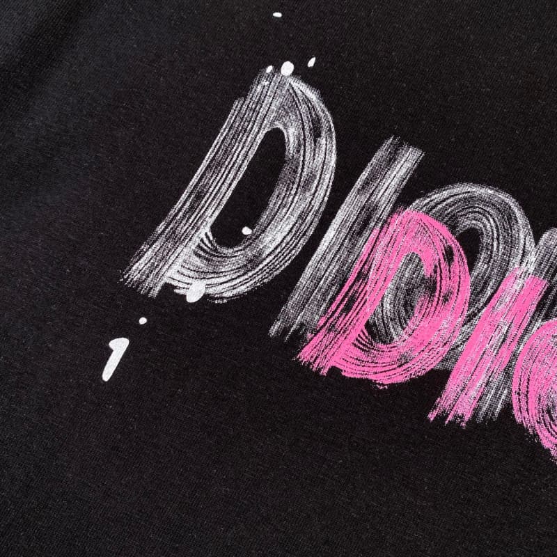 Camiseta clásica con estampado de grafiti integral