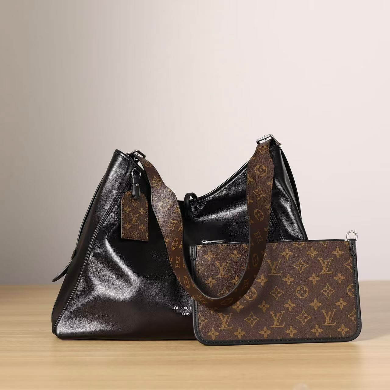 Bolso de hombro negro minimalista de estilo perezoso