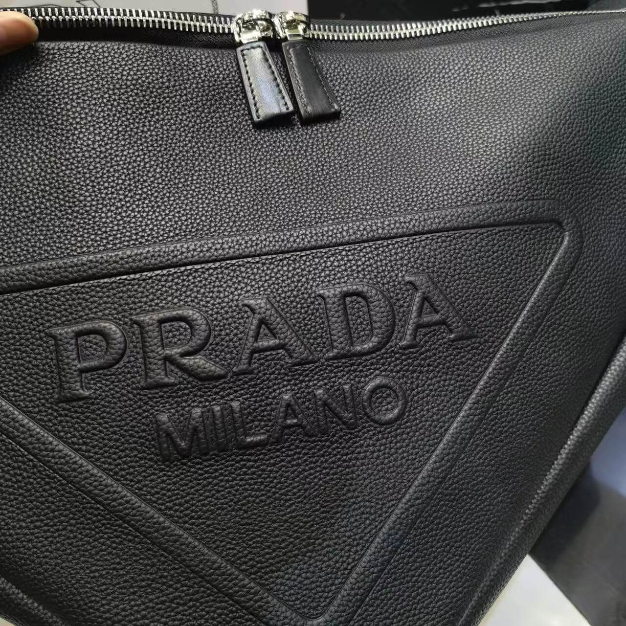 Bolso bandolera triangular extragrande y elegante