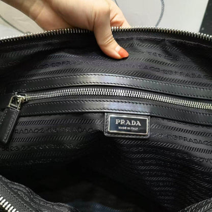 Bolso bandolera triangular extragrande y elegante