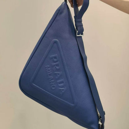 Bolso bandolera triangular extragrande y elegante
