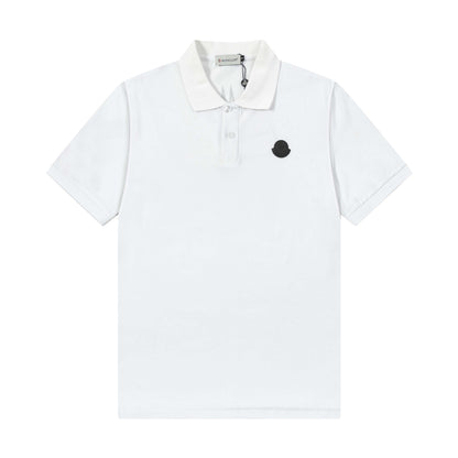 Polo con estampado de letras en la espalda