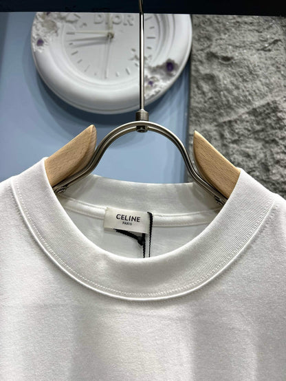 Camiseta con estampado de letras clásicas