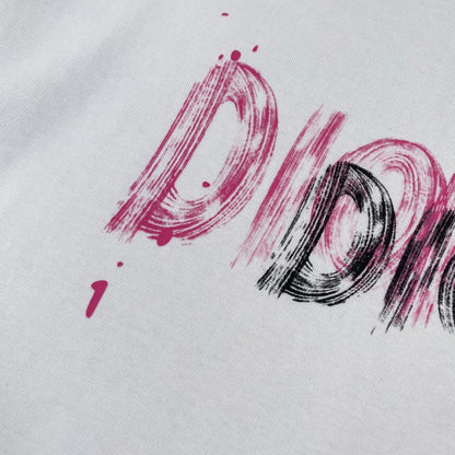 Camiseta clásica con estampado de grafiti integral