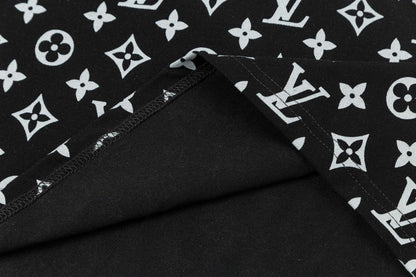 Polo con estampado completo de medio cuerpo