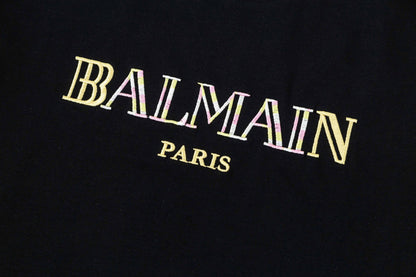 Camiseta con bordado de letras