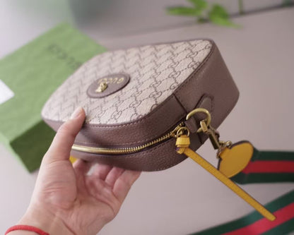 Bolso bandolera con correa de hombro roja y verde