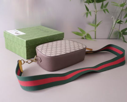 Bolso bandolera con correa de hombro roja y verde