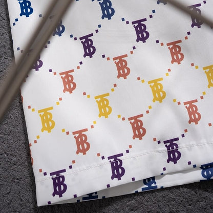 Shorts de playa con estampado a todo color