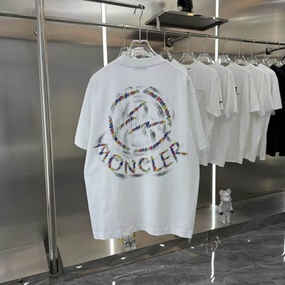 Camiseta con estampado de colores
