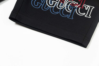 Short brodé à plusieurs lettres