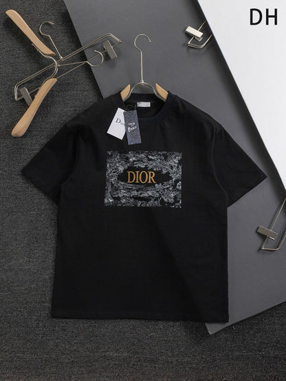 T-shirt brodé de lettres florales