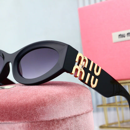 Gafas de sol retro con patillas huecas