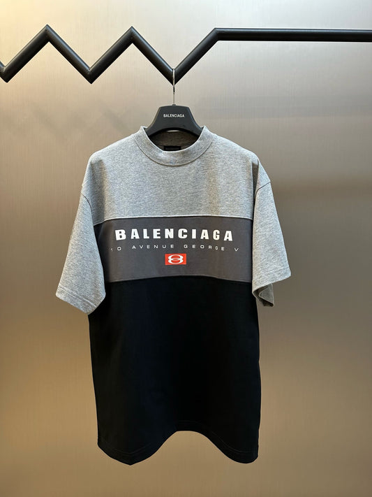 Camiseta con diseño de empalme