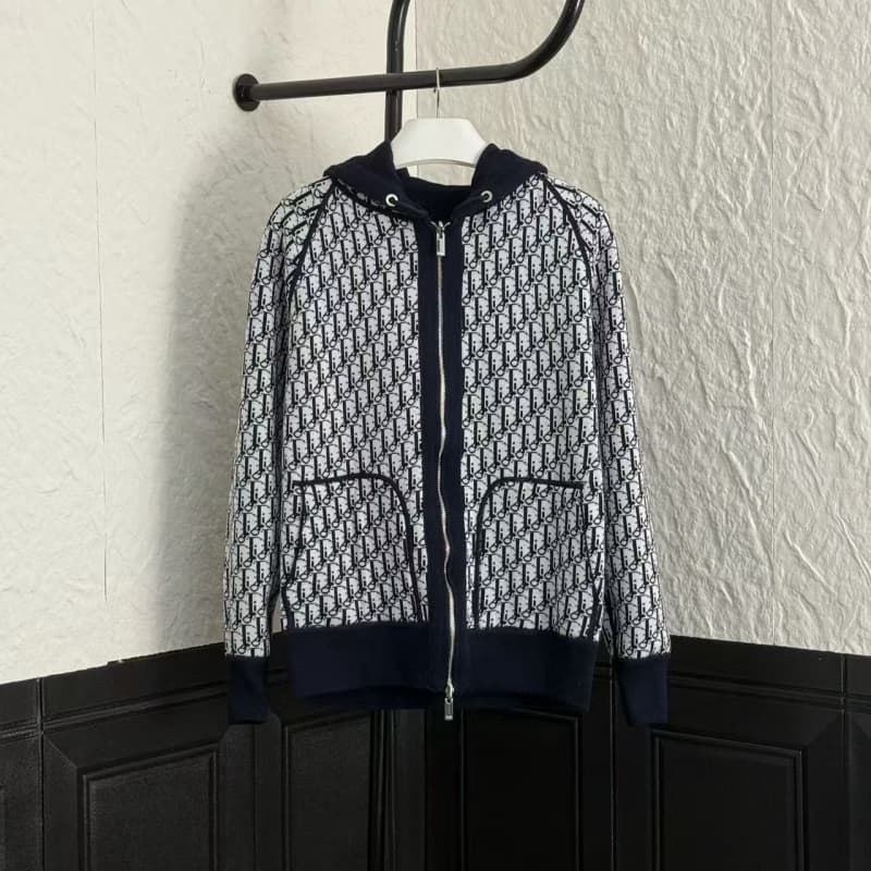 All-over Print & Minimalist Reversible Jacket