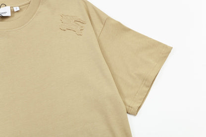 Camiseta bordada con caballo de guerra