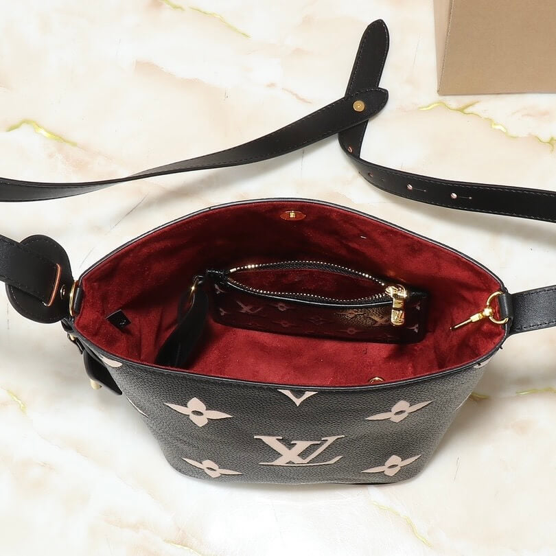Sac à bandoulière ou à bandoulière avec cadenas de style classique et élégant