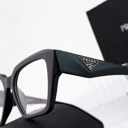 Gafas lisas de montura grande, modernas y sencillas