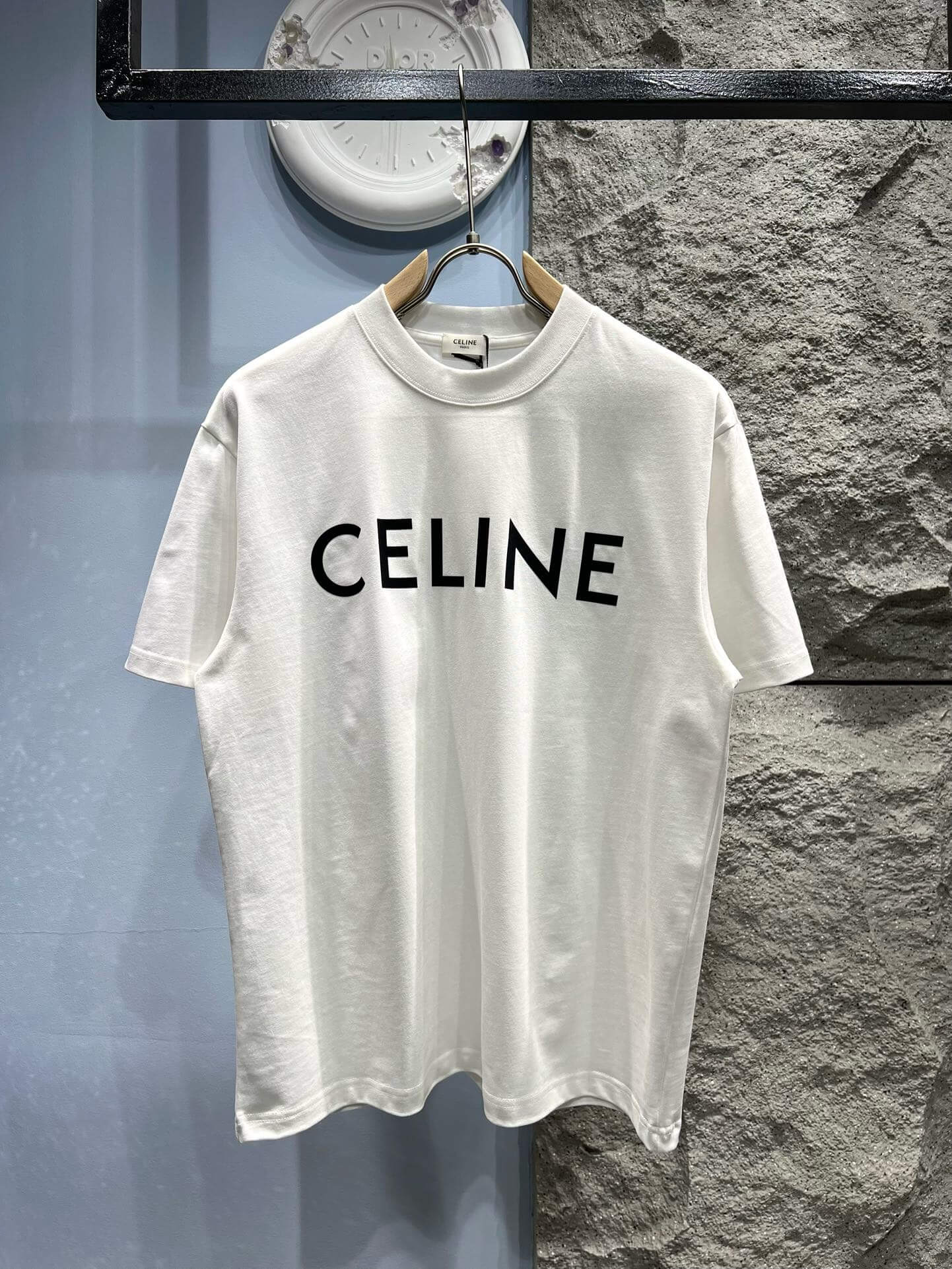 Camiseta con estampado de letras clásicas