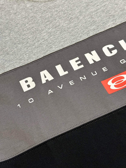 Camiseta con diseño de empalme