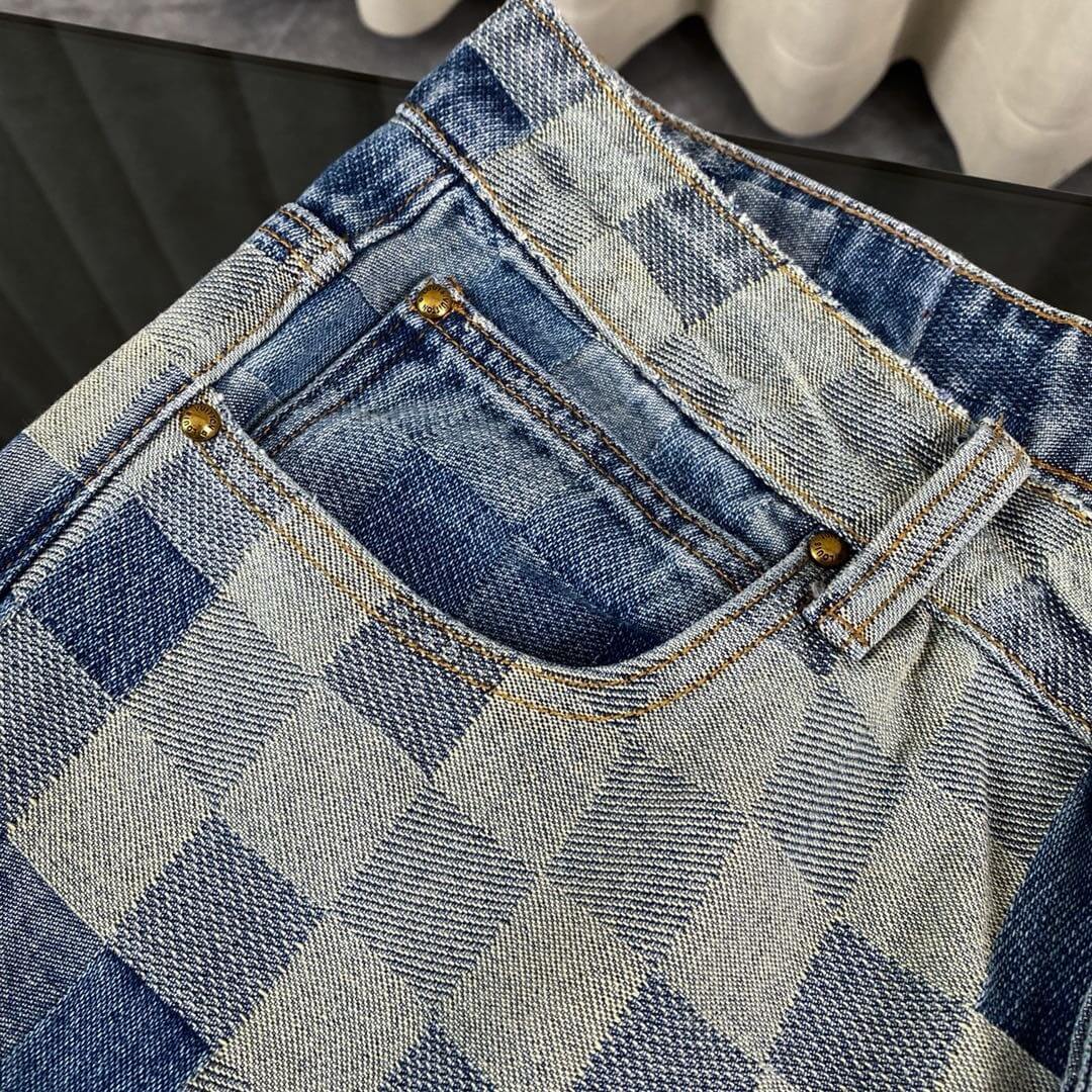 Jeans à carreaux très populaires