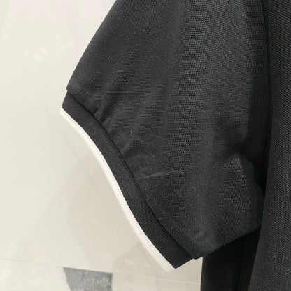 Camiseta polo con bordado cuadrado