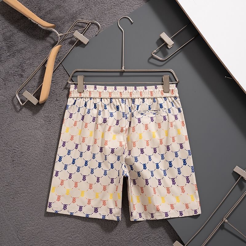 Shorts de playa con estampado a todo color