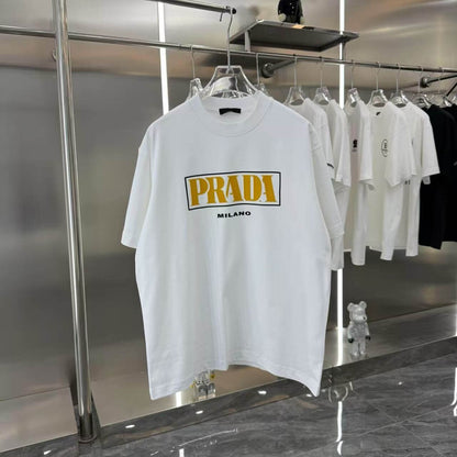 Camiseta con letras de silicona