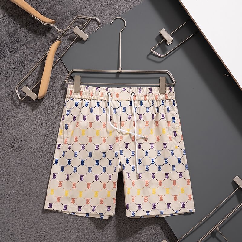 Shorts de playa con estampado a todo color