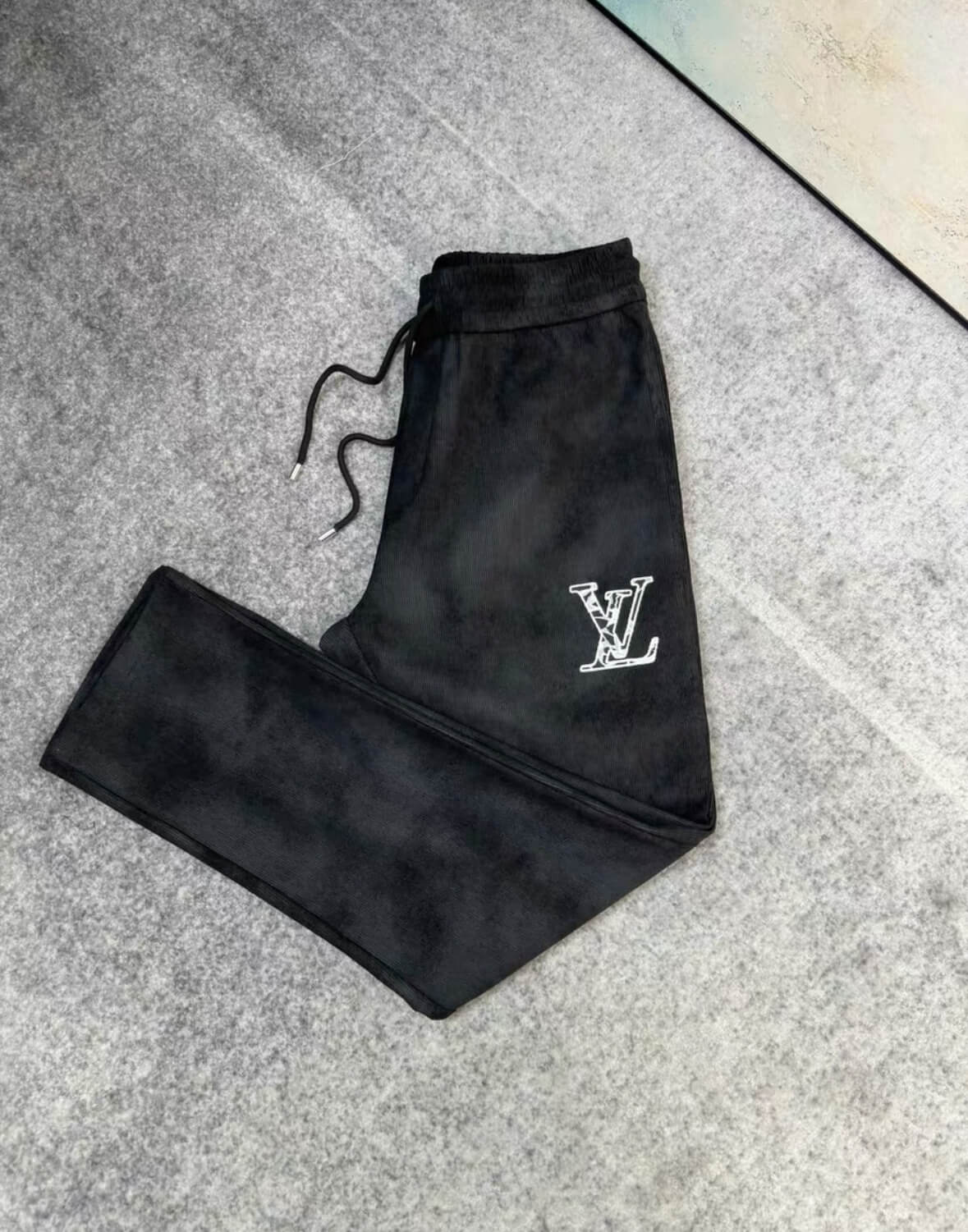 Pantalones cómodos con patrón clásico