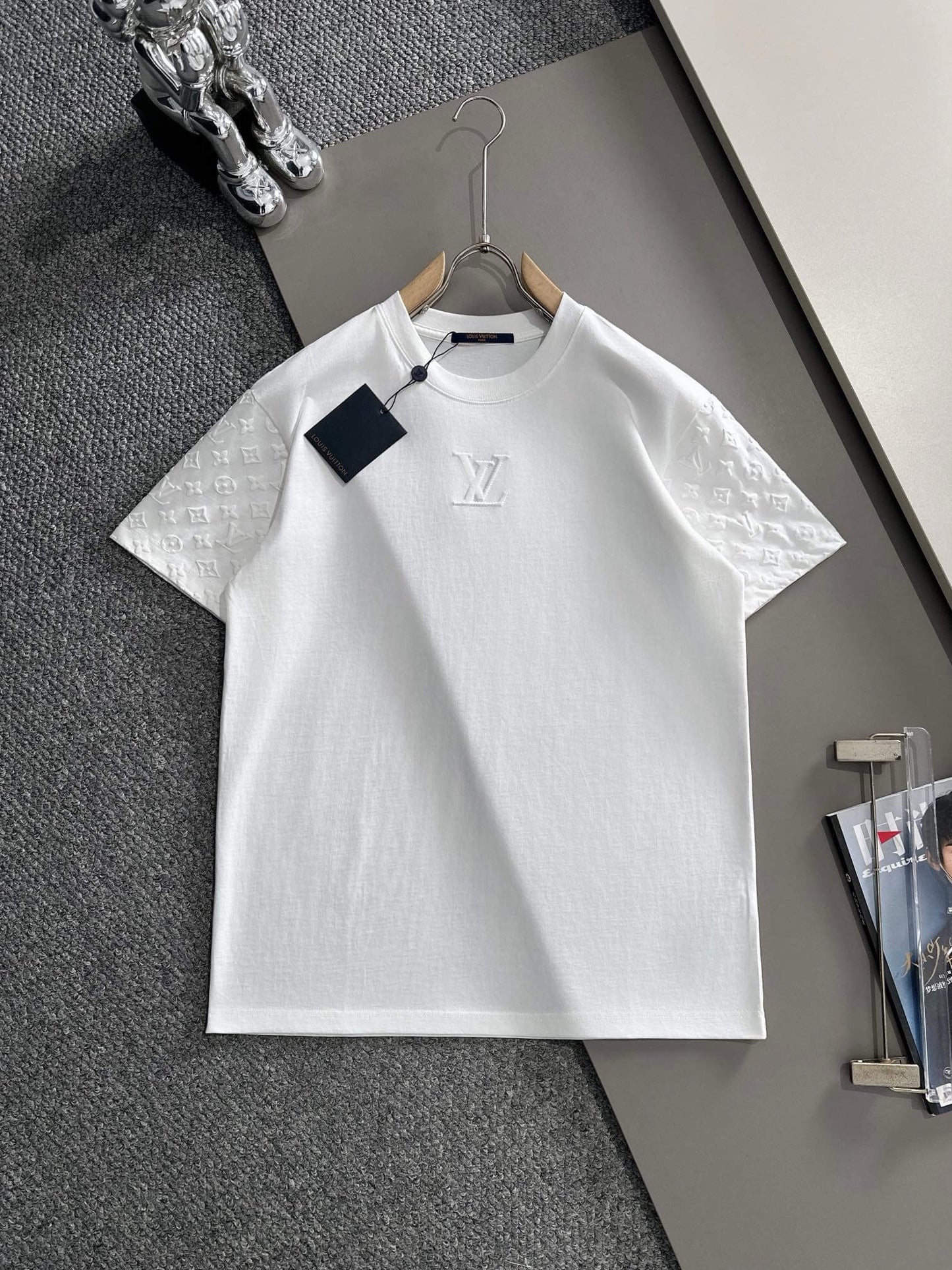 Camiseta con mangas estampadas por todas partes