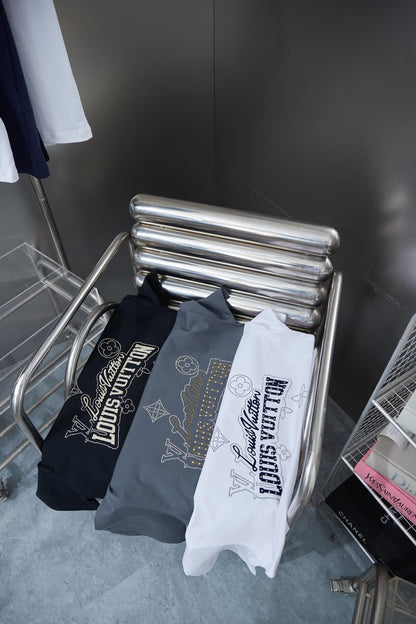 Camiseta con letras flocadas y diamantes de imitación