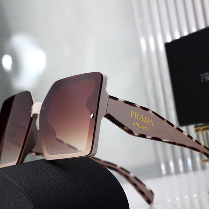 Lunettes de soleil surdimensionnées tendance
