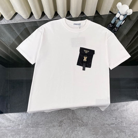 Camiseta con bolsillo utilitario