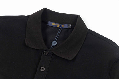 Polo con estampado completo de medio cuerpo