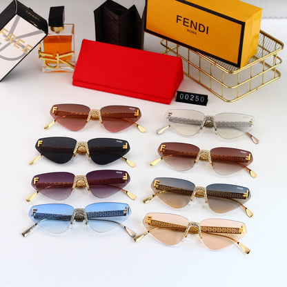 Lunettes de soleil œil de chat à strass