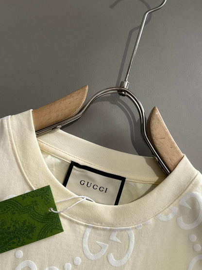 T-shirt à poche plaquée et imprimé intégral
