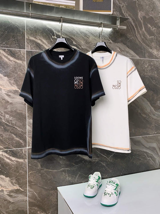 Camiseta de rayas dibujadas a mano