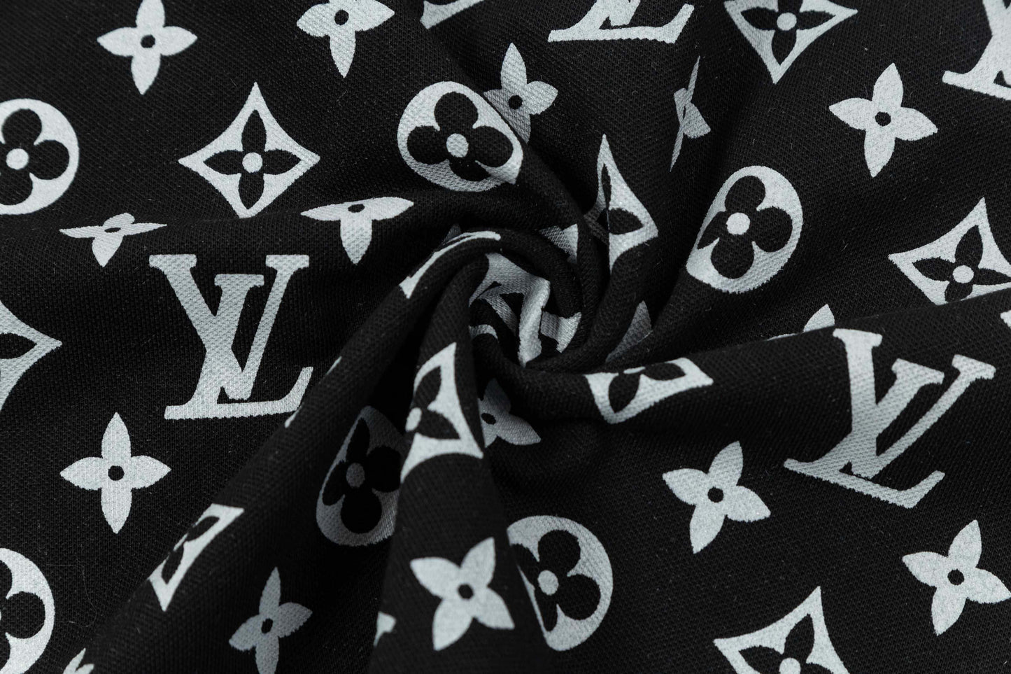 Polo con estampado completo de medio cuerpo