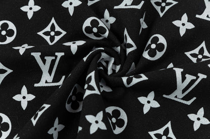 Polo con estampado completo de medio cuerpo