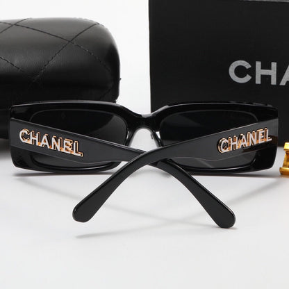 Gafas de sol con montura estrecha y estampado de letras retro