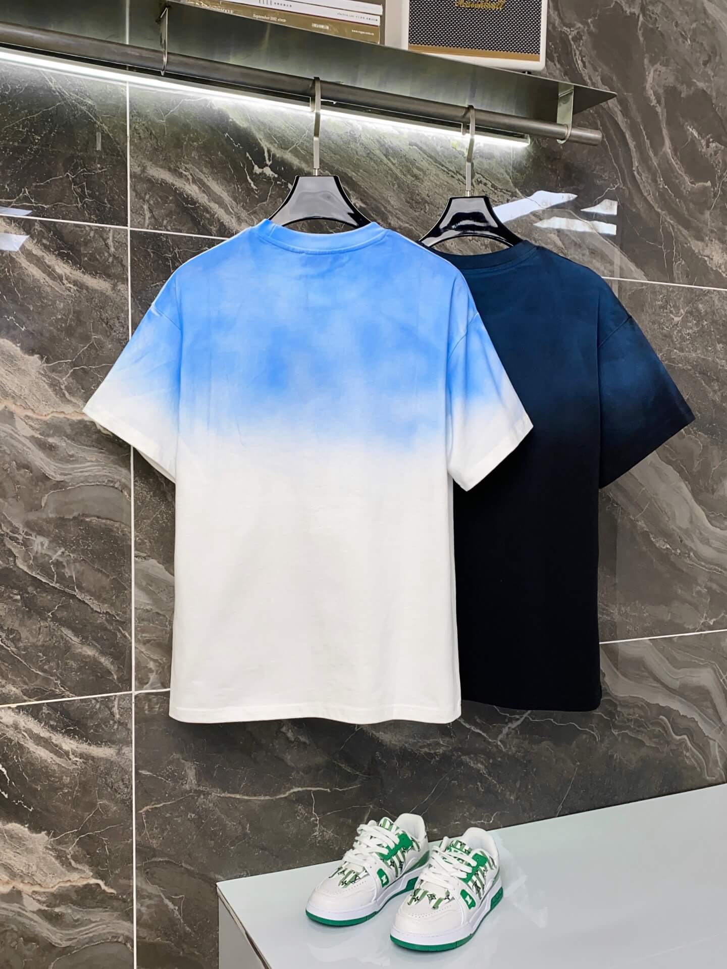 Camiseta con diseño degradado