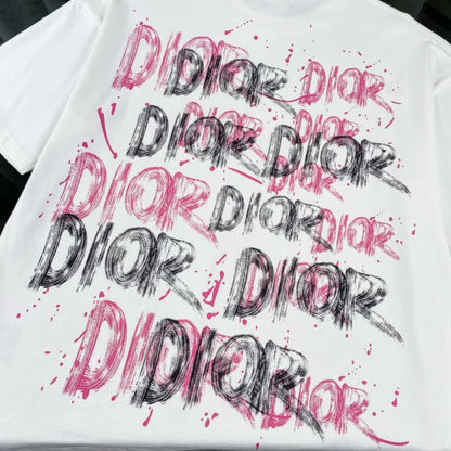 Camiseta clásica con estampado de grafiti integral