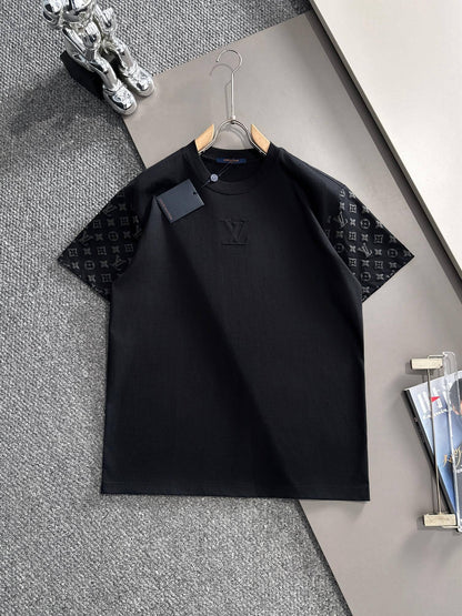 Camiseta con mangas estampadas por todas partes