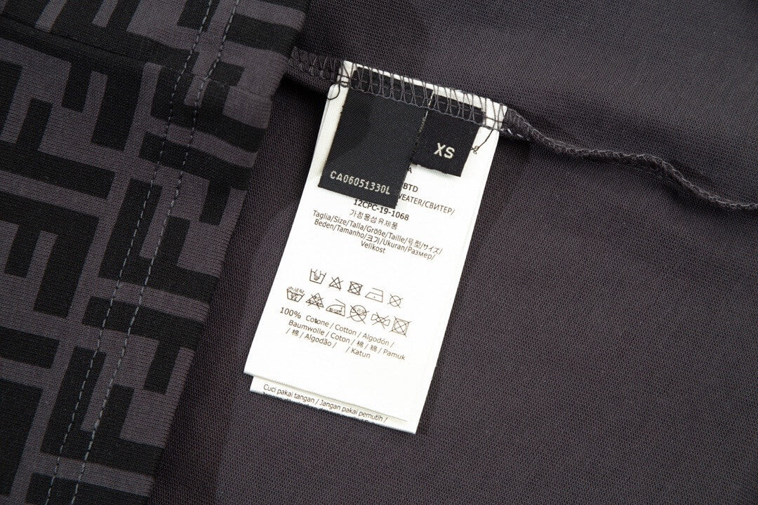 T-shirt imprimé lettre « F » sur toute la surface