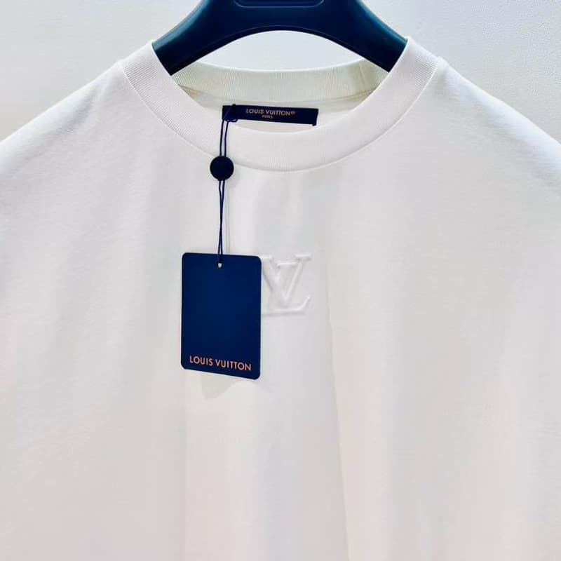Classic 3D Embossed Long Sleeve