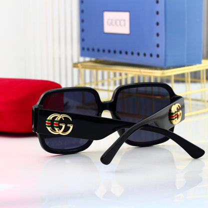 Gafas de sol de gran tamaño y montura completa de moda