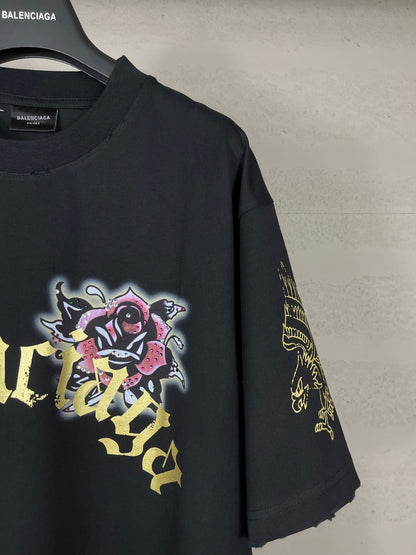Camiseta con diamantes de imitación destruidos en la parte delantera y trasera
