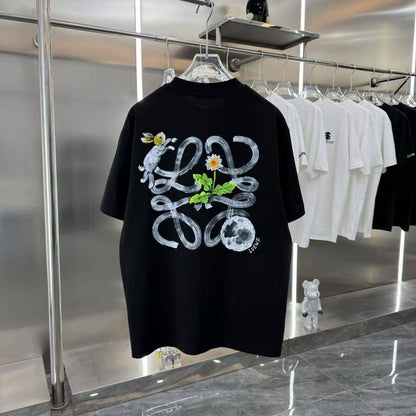 Camiseta con estampado pintado a mano