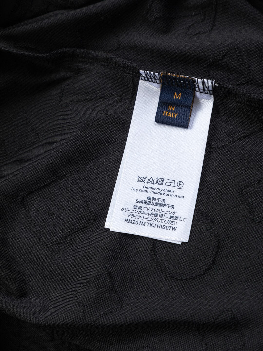 Camiseta llena de preguntas